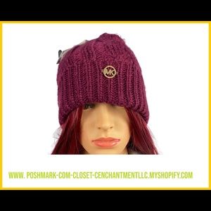 Women's Cuffed Braided Cable Hat